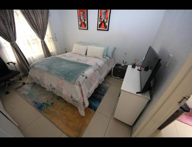 2 BEDROOM PROPERTY TO RENT IN SUNNINGHILL